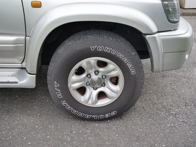 2001 Toyota Hilux Surf JDM car for sale — photo 17 of 25