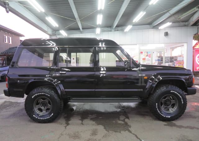 1989 Nissan Safari JDM car for sale — photo 4 of 18