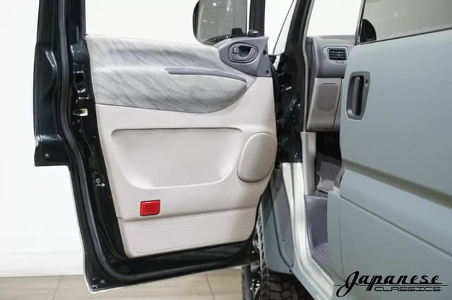 1995 Mitsubishi Delica JDM car for sale — photo 19 of 25
