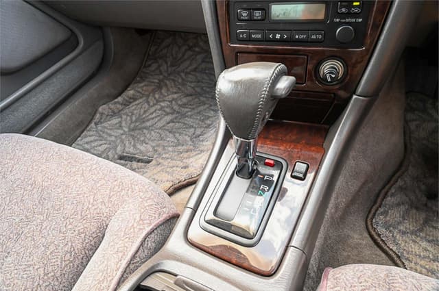 1998 Toyota Chaser JDM car for sale — photo 18 of 21
