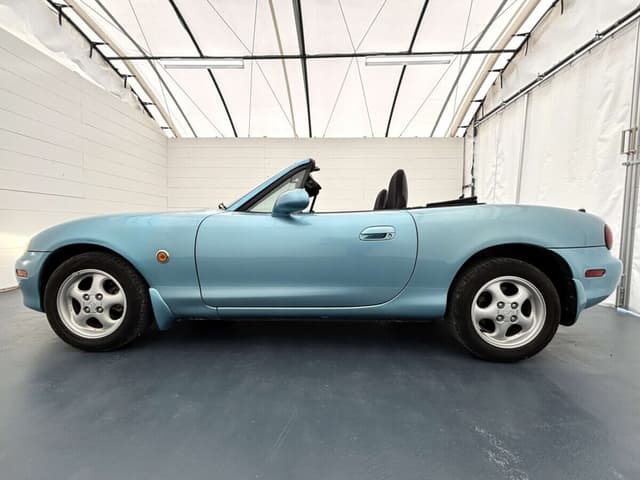 2000 Mazda Roadster (Eunos Roadster / MX-5) JDM car for sale — photo 3 of 25