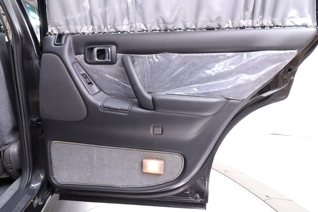 1999 Toyota Crown JDM car for sale — photo 23 of 25