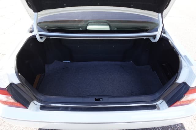2000 Nissan Cima JDM car for sale — photo 10 of 19