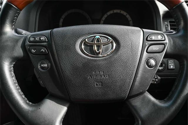 2011 Toyota Crown JDM car for sale — photo 25 of 25