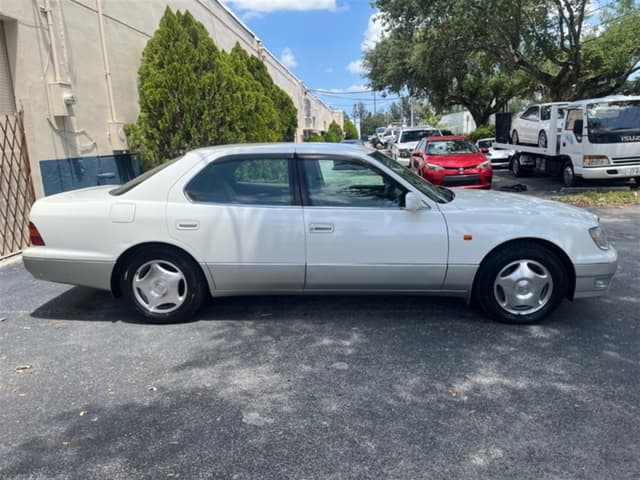 1998 Toyota Celsior JDM car for sale — photo 8 of 17