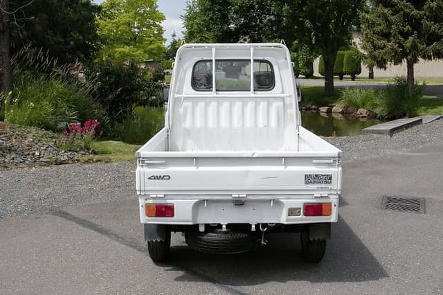 1997 Daihatsu Hijet JDM car for sale — photo 2 of 15