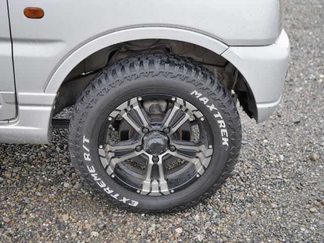 2002 Suzuki Jimny JDM car for sale — photo 22 of 25