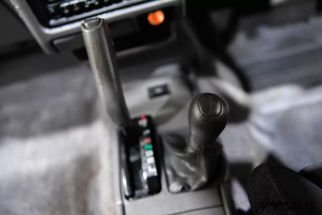 1994 Toyota Hilux Surf JDM car for sale — photo 12 of 25