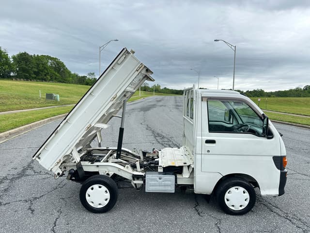1997 Daihatsu Hijet JDM car for sale — photo 4 of 10