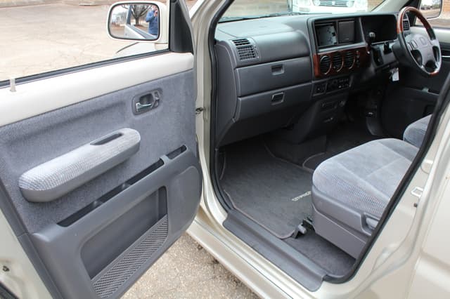 1999 Honda Stepwagon JDM car for sale — photo 20 of 25
