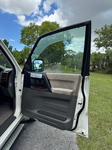 1999 Mitsubishi Pajero JDM car for sale — photo 21 of 25