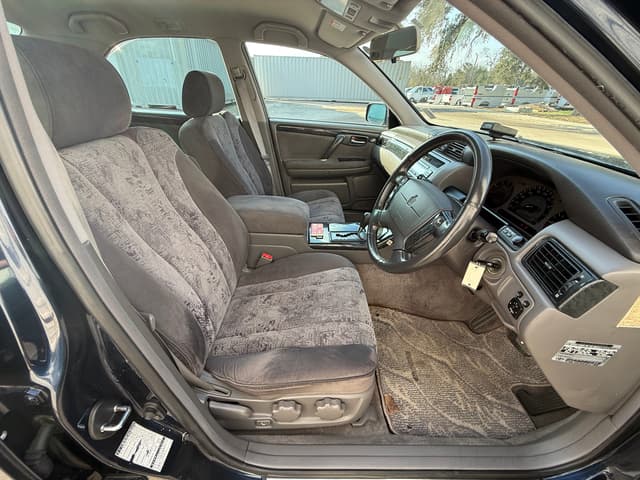 2000 Toyota Crown JDM car for sale — photo 18 of 22
