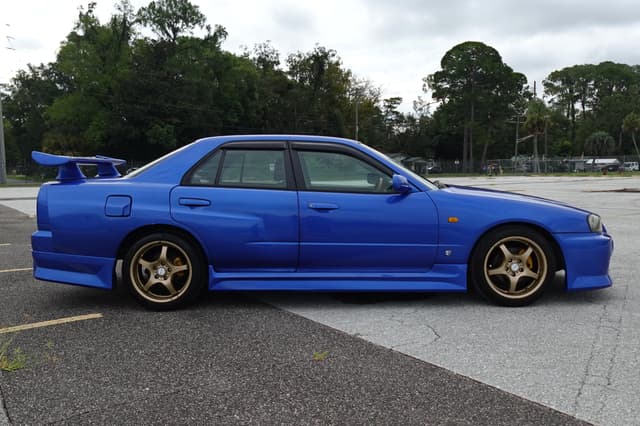 1998 Nissan Skyline JDM car for sale — photo 5 of 17