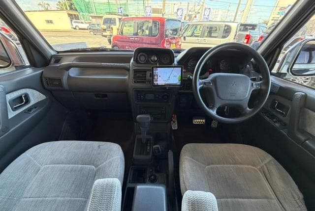 1996 Mitsubishi Pajero JDM car for sale — photo 2 of 9