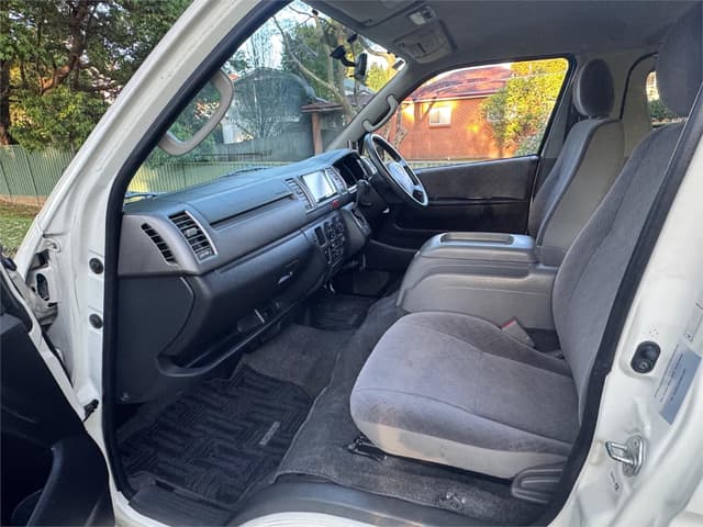 2008 Toyota HiAce JDM car for sale — photo 19 of 25