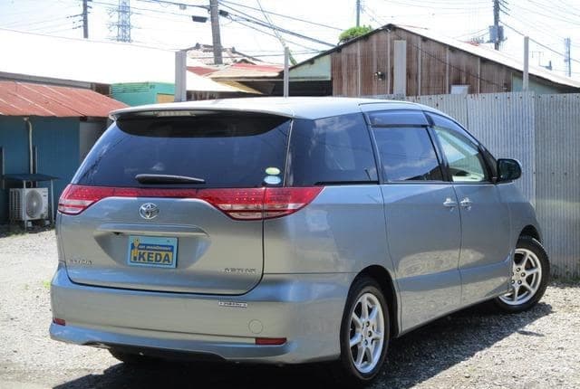 2007 Toyota Estima JDM car for sale — photo 3 of 25