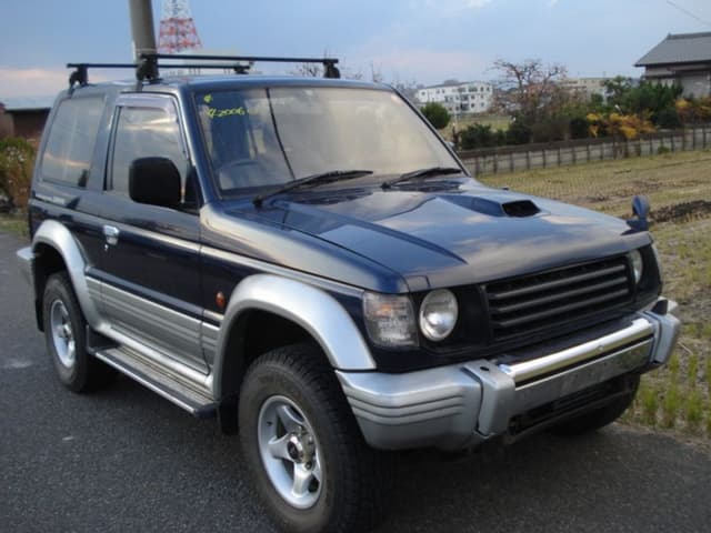 1996 Mitsubishi Pajero JDM car for sale — photo 4 of 5