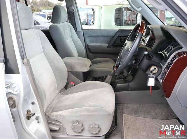 2000 Mitsubishi Pajero JDM car for sale — photo 13 of 15