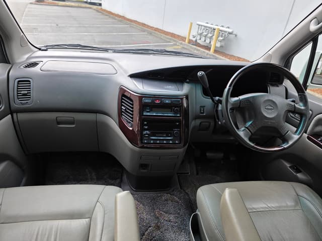 2000 Nissan Elgrand JDM car for sale — photo 9 of 16