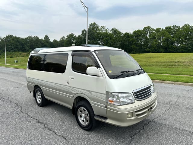1999 Toyota HiAce JDM car for sale — photo 3 of 20