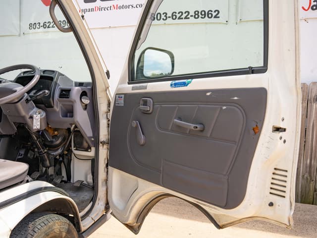 1998 Mitsubishi Minicab JDM car for sale — photo 12 of 15