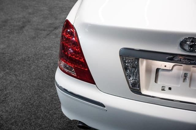 2004 Toyota Majesta JDM car for sale — photo 8 of 20
