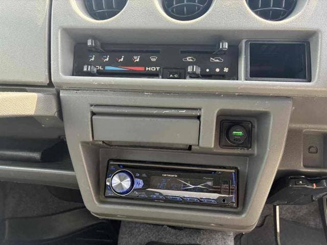 1998 Suzuki Jimny JDM car for sale — photo 11 of 19