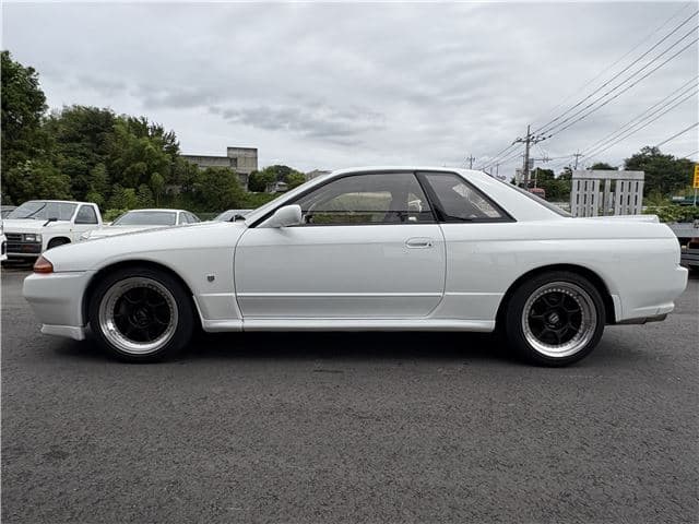 1994 Nissan Skyline JDM car for sale — photo 16 of 23