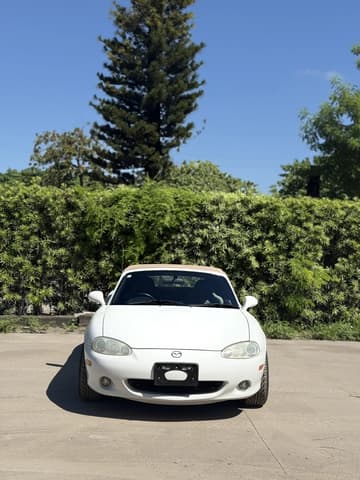 2000 Mazda Roadster (Eunos Roadster / MX-5) JDM car for sale — photo 2 of 16