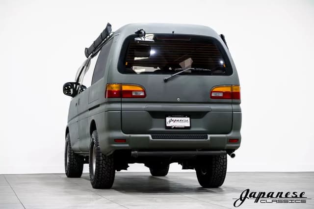 1994 Mitsubishi Delica JDM car for sale — photo 6 of 25