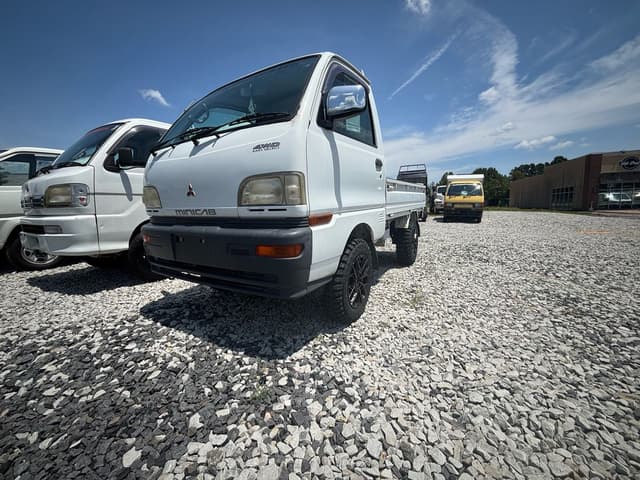 1998 Mitsubishi Minicab JDM car for sale — photo 2 of 12