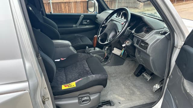1998 Mitsubishi Pajero JDM car for sale — photo 15 of 25