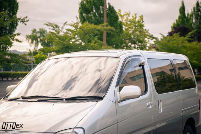 2001 Toyota Regius JDM car for sale — photo 17 of 25