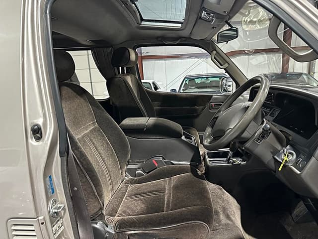 1994 Toyota HiAce JDM car for sale — photo 10 of 16
