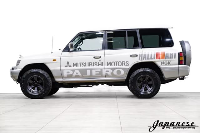 1997 Mitsubishi Pajero JDM car for sale — photo 4 of 25
