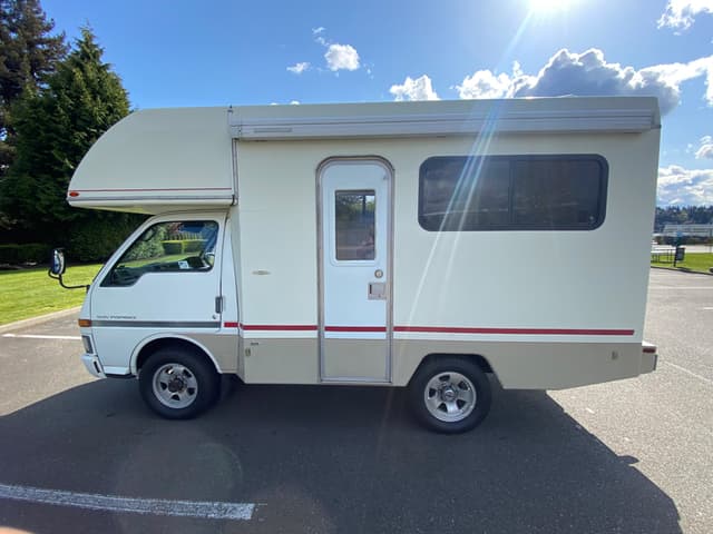 1991 Isuzu JDM car for sale — photo 2 of 10