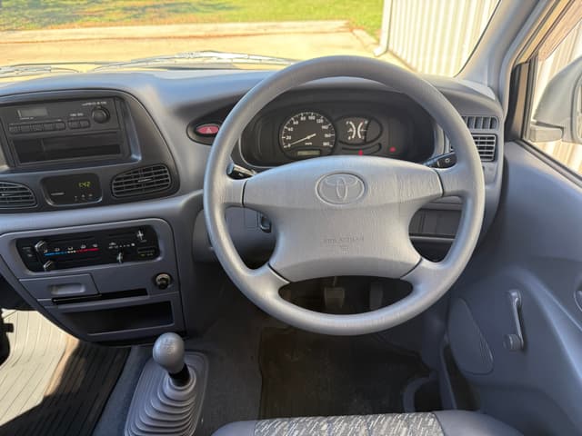 2000 Toyota Townace JDM car for sale — photo 16 of 20
