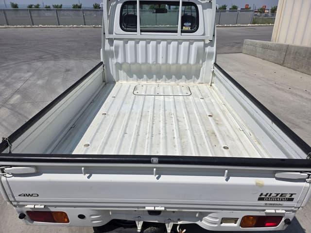 2006 Daihatsu Hijet JDM car for sale — photo 4 of 11