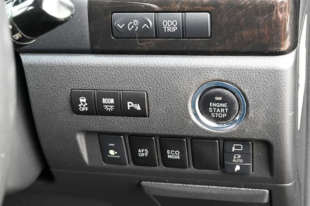 2011 Toyota Vellfire JDM car for sale — photo 21 of 25