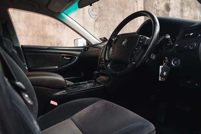 2005 Toyota Crown JDM car for sale — photo 18 of 20