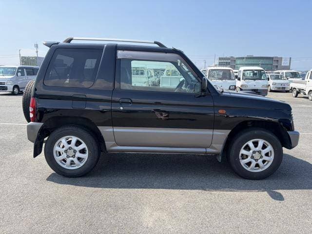 1997 Mitsubishi Pajero Mini JDM car for sale — photo 4 of 9