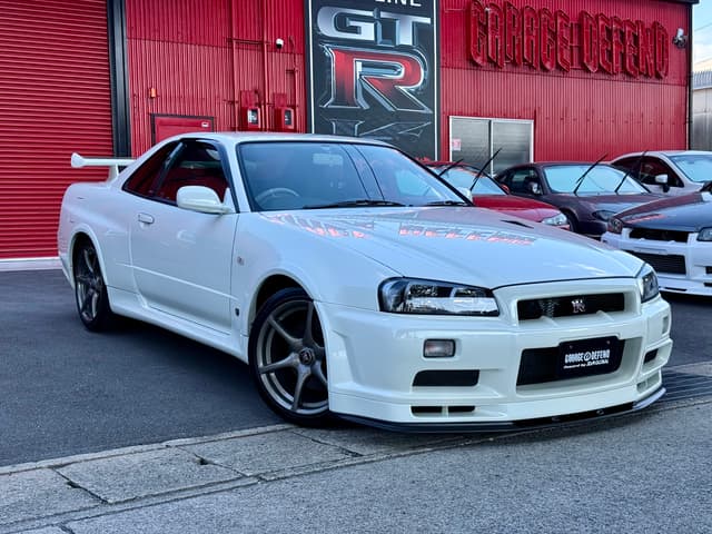Nissan Skyline JDM car for sale — photo 4 of 25