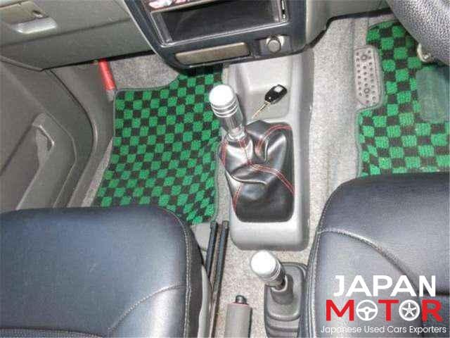 1999 Suzuki Jimny JDM car for sale — photo 12 of 18