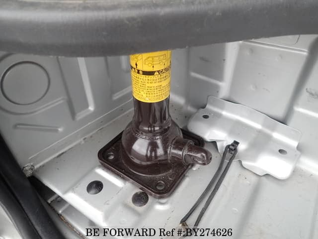 2005 Toyota HiAce JDM car for sale — photo 22 of 25