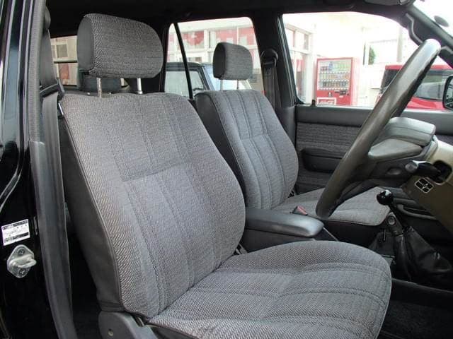 1991 Toyota Hilux Surf JDM car for sale — photo 5 of 5