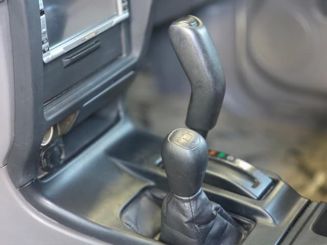 2001 Toyota Hilux Surf JDM car for sale — photo 10 of 25