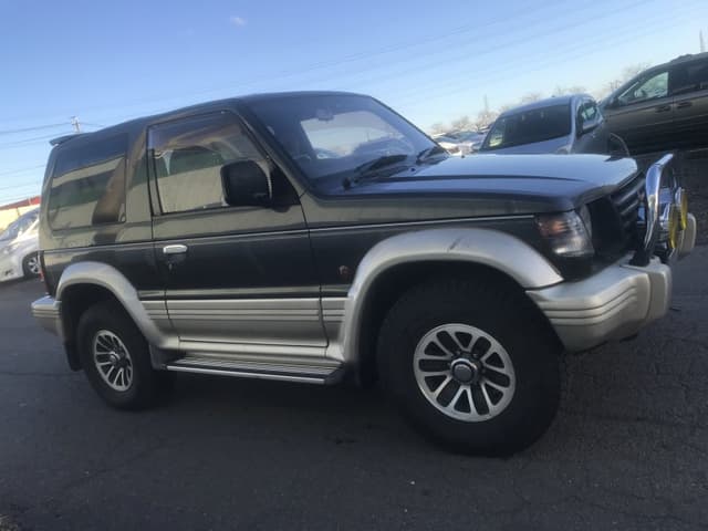 1993 Mitsubishi Pajero JDM car for sale — photo 4 of 5