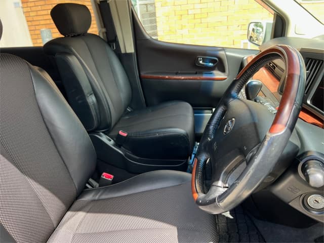 2006 Nissan Elgrand JDM car for sale — photo 13 of 16