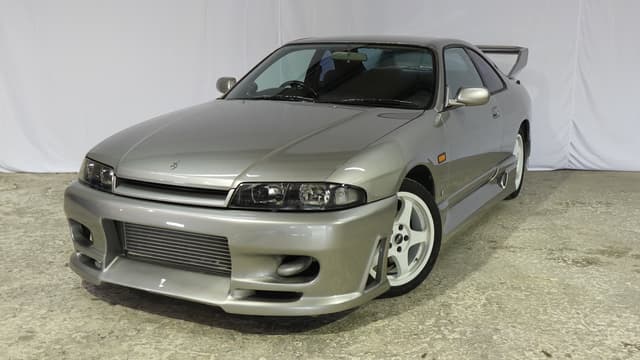 1998 Nissan Skyline JDM car for sale — photo 2 of 9