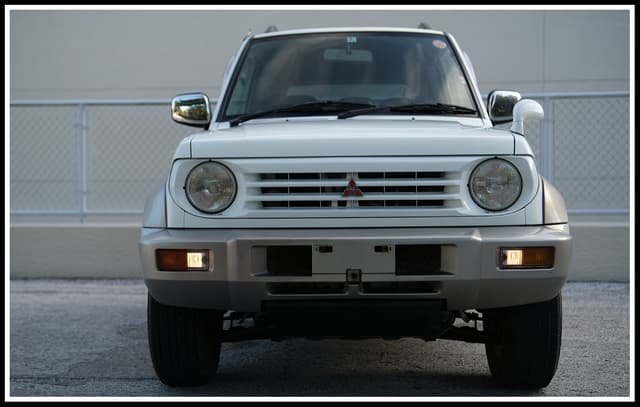 1998 Mitsubishi Pajero JDM car for sale — photo 4 of 25